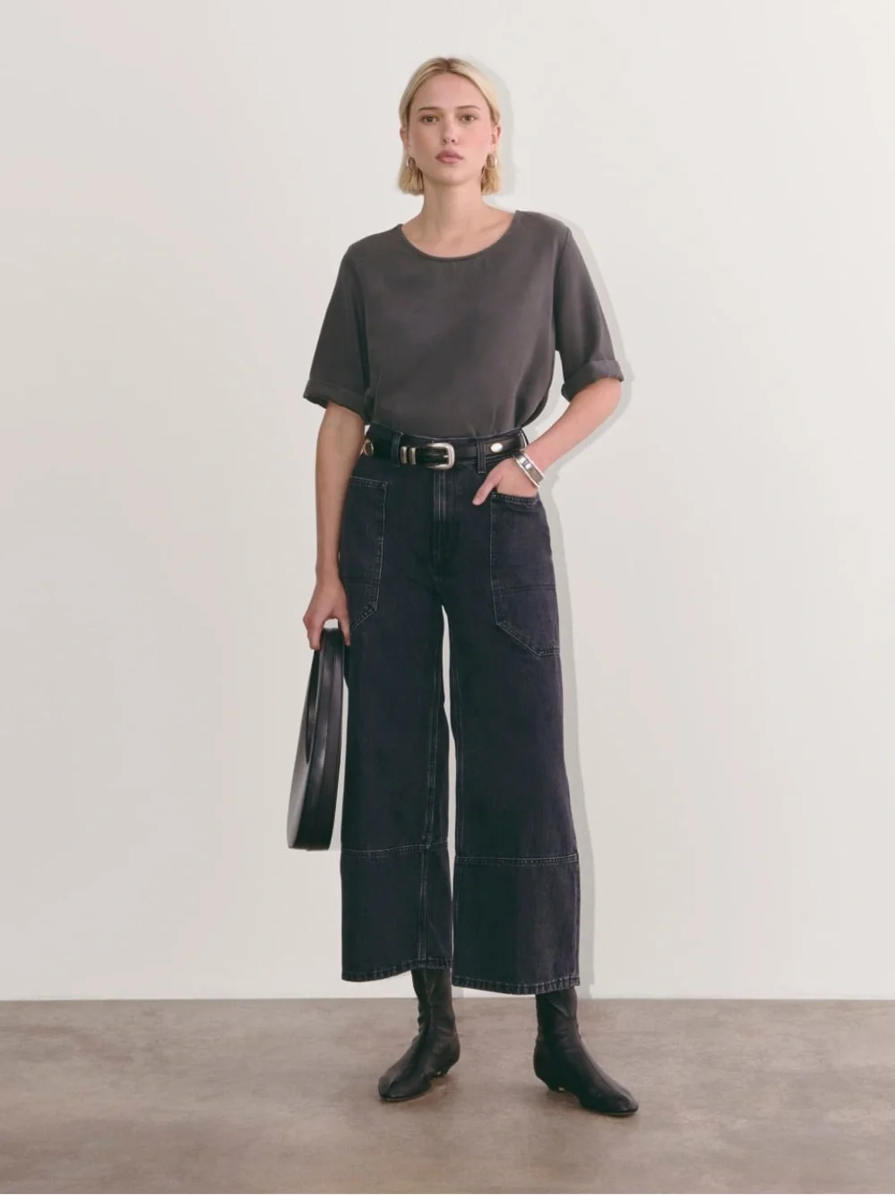 Everlane the relaxed tee in buttersoft graphite grey size medium EUC